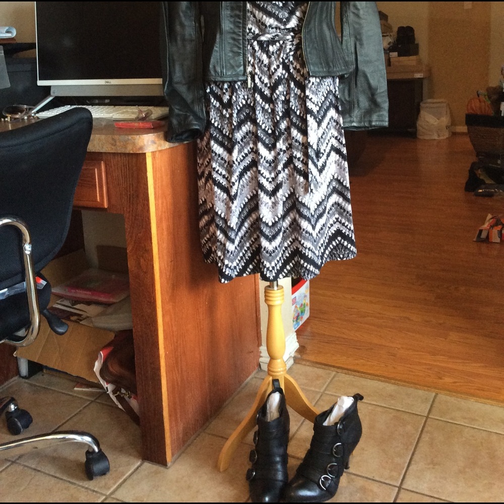 Coach Tessie Black Leather Heeled Booties Size 9B, Pre-owned - Picture 3 of 14